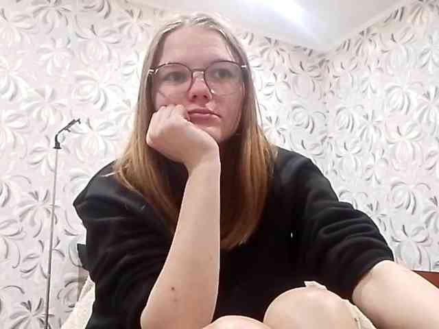 GertudeGilligan webcam