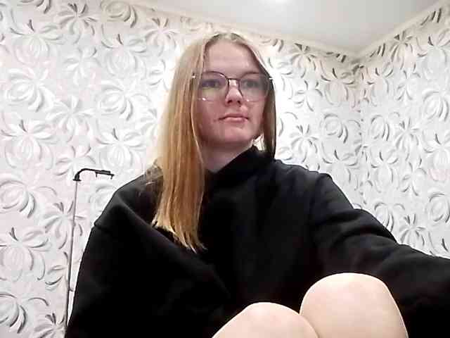 GertudeGilligan webcam