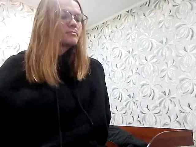 GertudeGilligan webcam