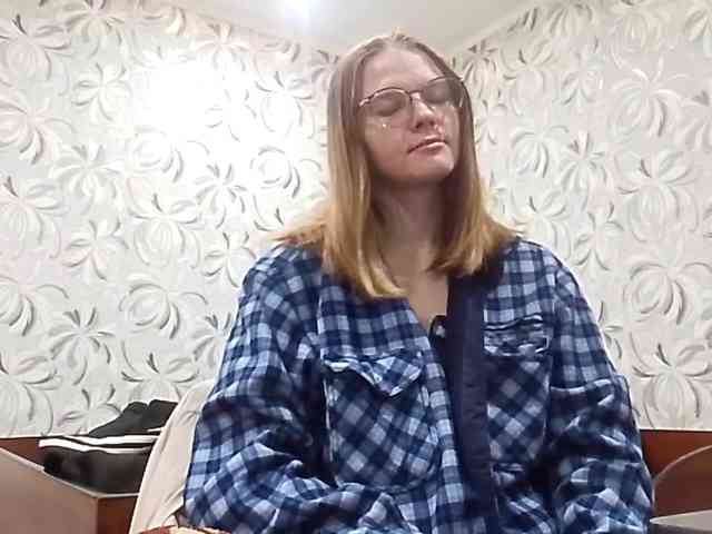 GertudeGilligan webcam