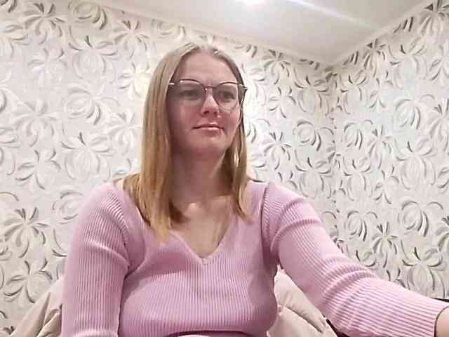 GertudeGilligan webcam