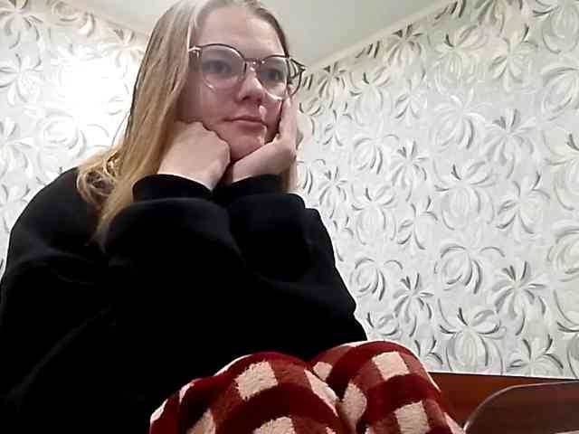 GertudeGilligan webcam