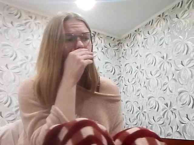 GertudeGilligan webcam