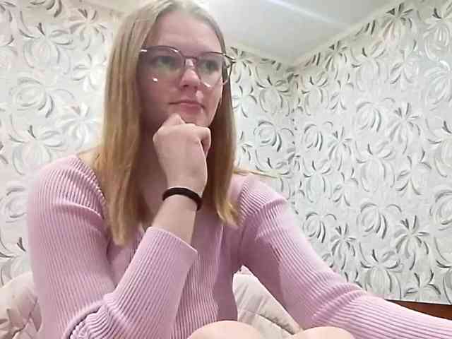 GertudeGilligan webcam