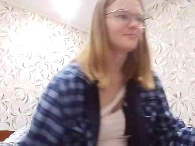 GertudeGilligan webcam