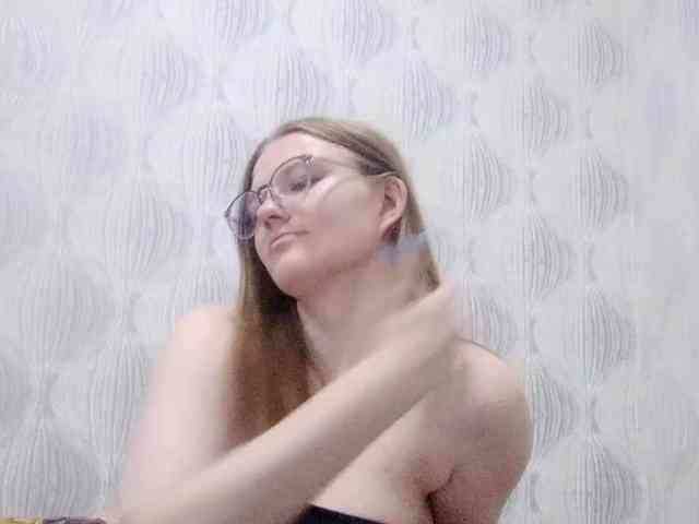 GertudeGilligan webcam