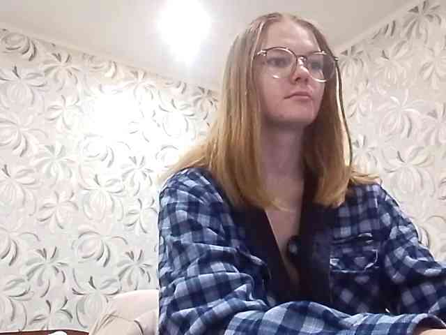 GertudeGilligan webcam