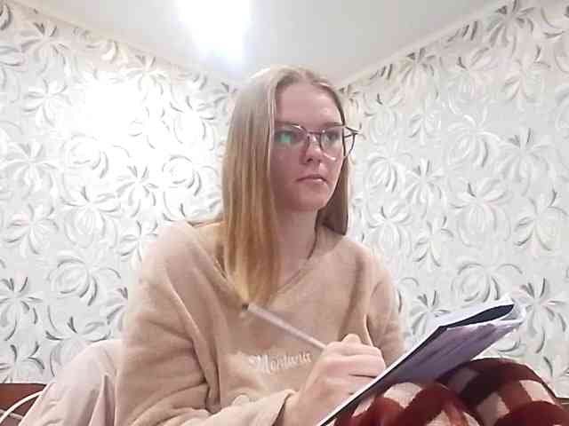 GertudeGilligan webcam