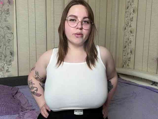 AlysonBussiere webcam