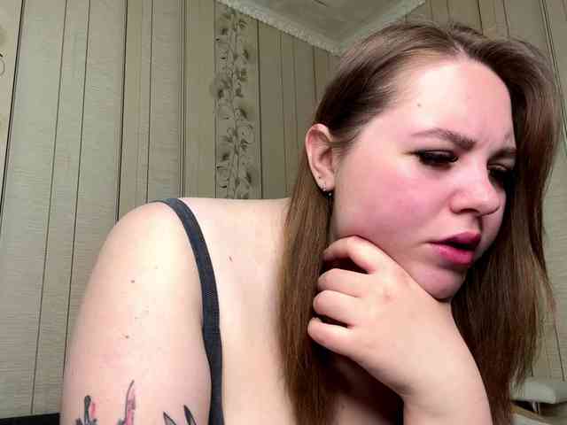 AlysonBussiere webcam