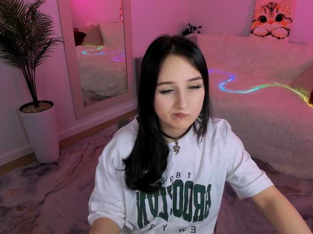 JulietteMonli live cam on BongaCams