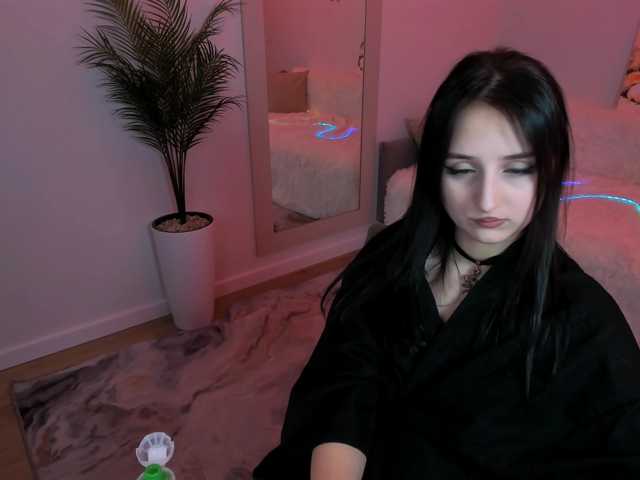 JulietteMonli live cam on BongaCams