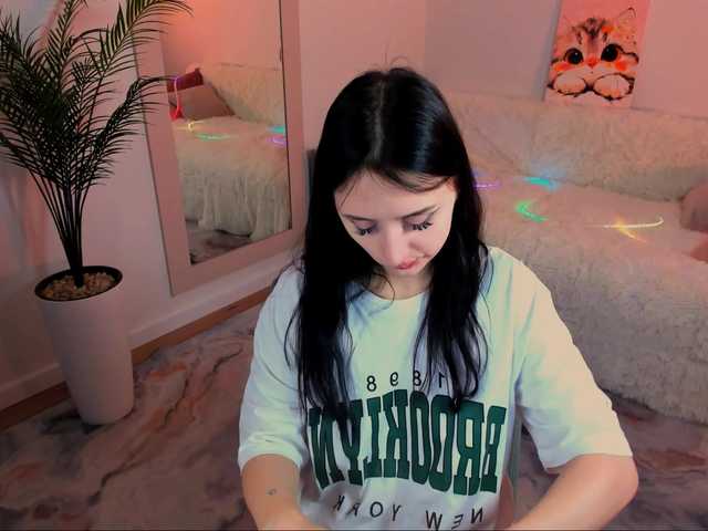 JulietteMonli live cam on BongaCams