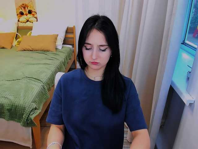le modèle JulietteMonli est en webcam porno dans un show sur le site bongacams, il possède les tags suivants: White/Caucasian,Brunette,Shaved