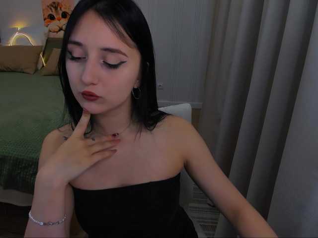 JulietteMonli live cam on BongaCams
