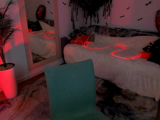 JulietteMonli live cam on BongaCams
