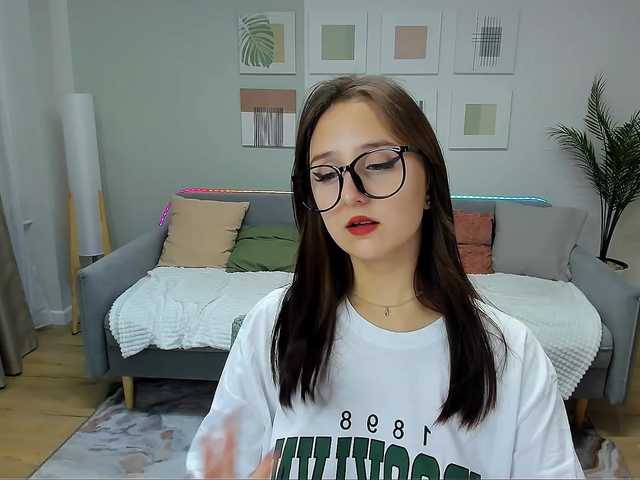 JulietteMonli live cam on BongaCams