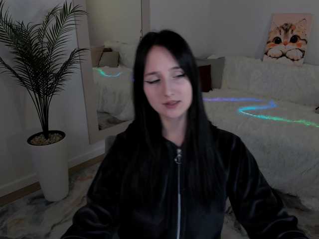 JulietteMonli live cam on BongaCams