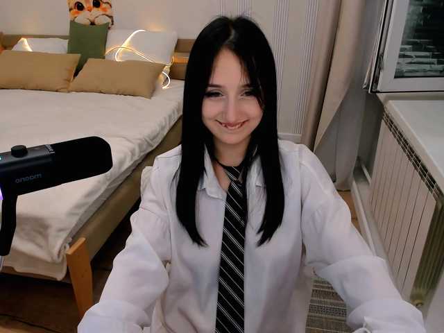 JulietteMonli live cam on BongaCams