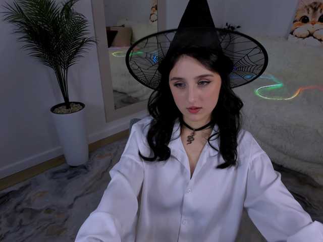JulietteMonli live cam on BongaCams