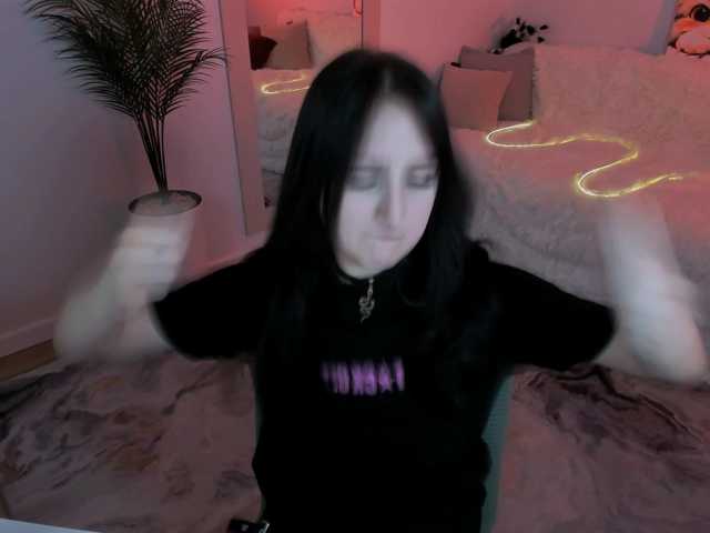 JulietteMonli live cam on BongaCams