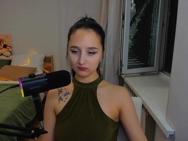 JulietteMonli live cam on BongaCams
