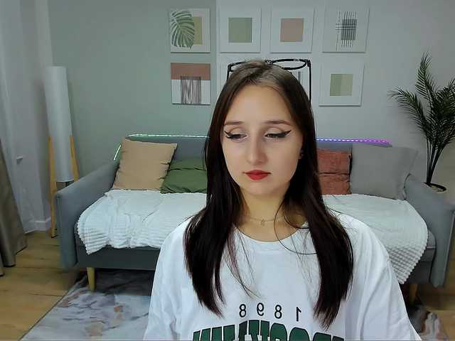 JulietteMonli live webcam show