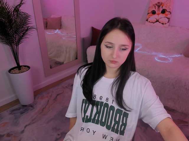 JulietteMonli live cam on BongaCams