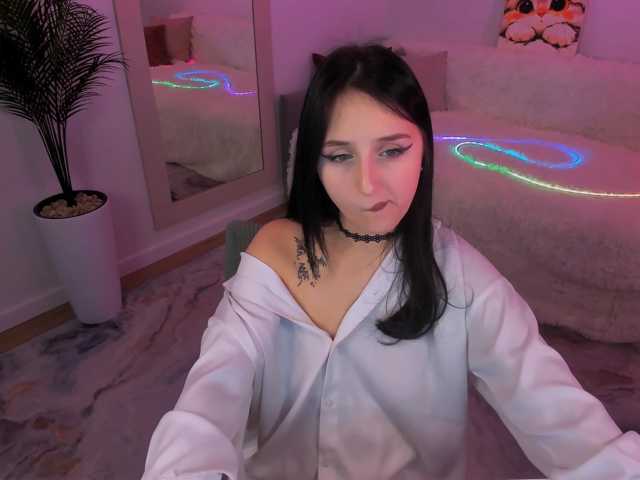 JulietteMonli live cam on BongaCams