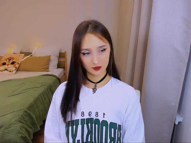 JulietteMonli live cam on BongaCams