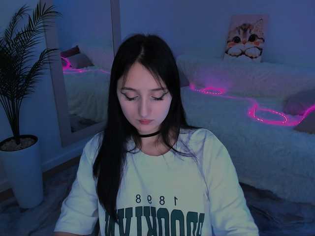 JulietteMonli live cam on BongaCams