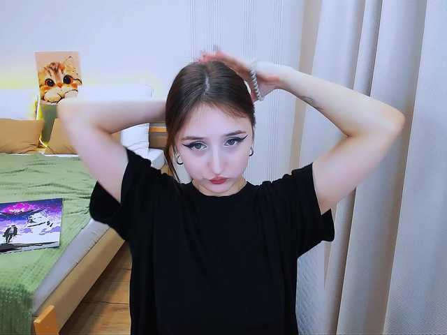 JulietteMonli live cam on BongaCams