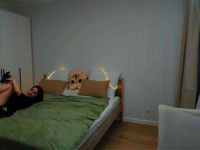 JulietteMonli live cam on BongaCams