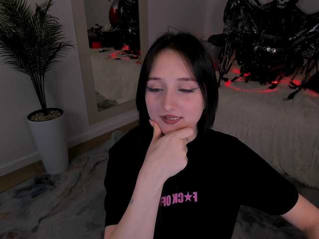 JulietteMonli live cam on BongaCams