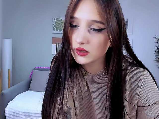 JulietteMonli live cam on BongaCams