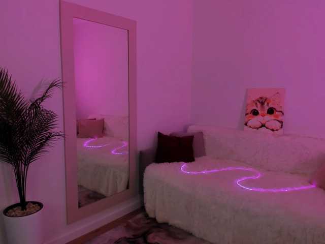 JulietteMonli live cam on BongaCams