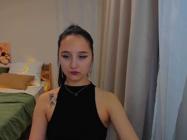 JulietteMonli live cam on BongaCams