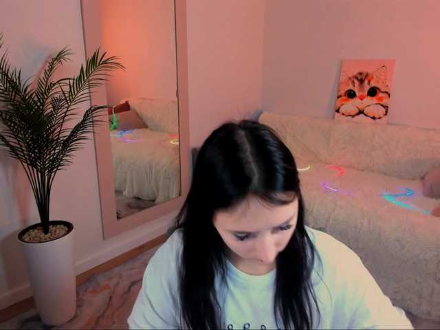 JulietteMonli live cam on BongaCams