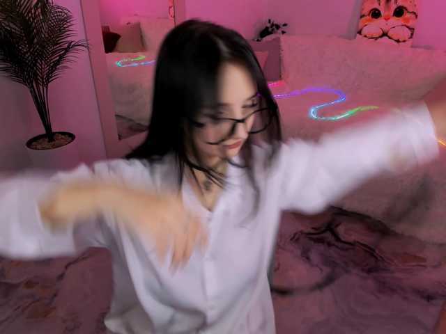 JulietteMonli live cam on BongaCams