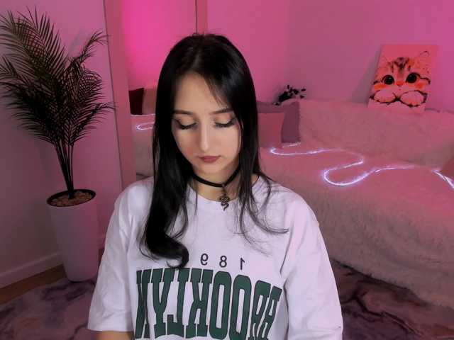 JulietteMonli live cam on BongaCams