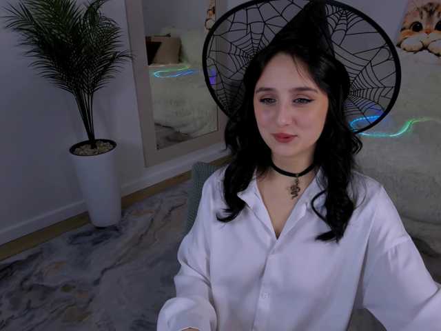 JulietteMonli live cam on BongaCams
