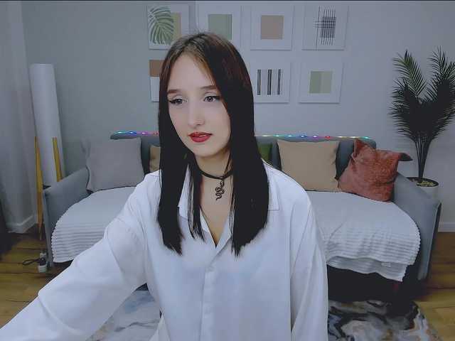 JulietteMonli live cam on BongaCams