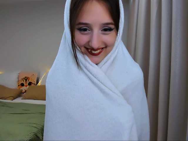 JulietteMonli live cam on BongaCams