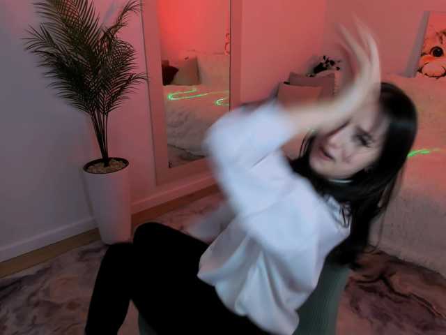 JulietteMonli live cam on BongaCams