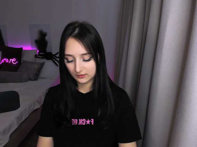 JulietteMonli live cam on BongaCams