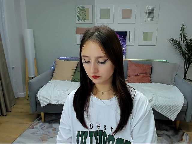 JulietteMonli live cam on BongaCams