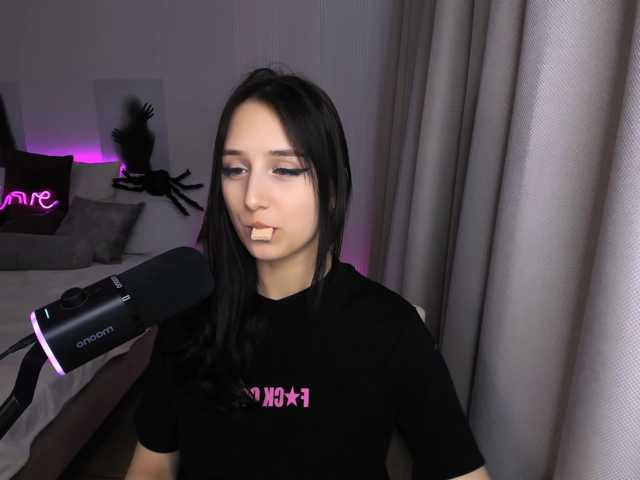 JulietteMonli live cam on BongaCams
