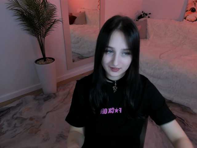 JulietteMonli live cam on BongaCams