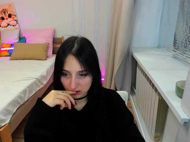 JulietteMonli live cam on BongaCams