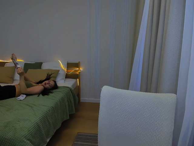 JulietteMonli live cam on BongaCams